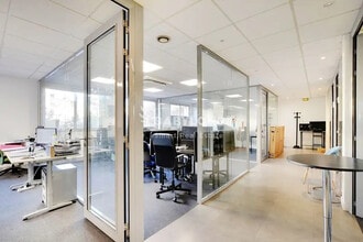 198 Avenue De Verdun, Issy-les-Moulineaux to rent Interior Photo- Image 2 of 20