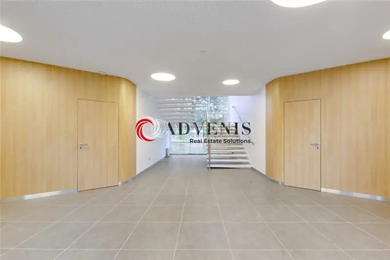 Location Bureaux 1 866 m² - Photo 1