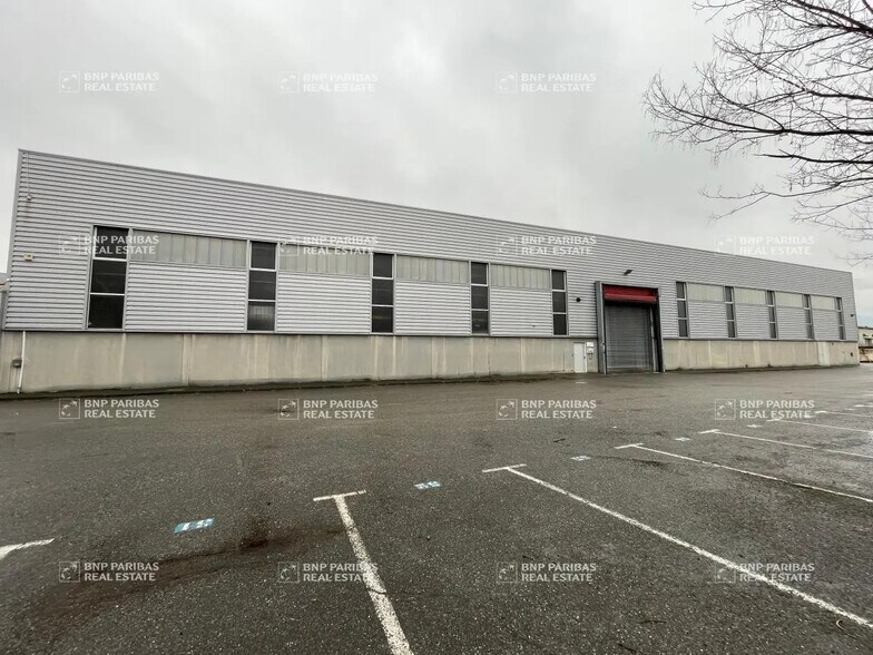 Light Industrial in Échirolles to rent - Building Photo - Image 3 of 8