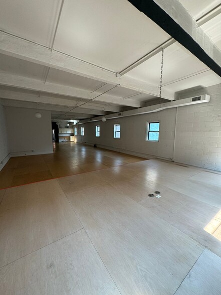 104 N 7th St, Brooklyn, NY for rent - Building Photo - Image 3 of 6