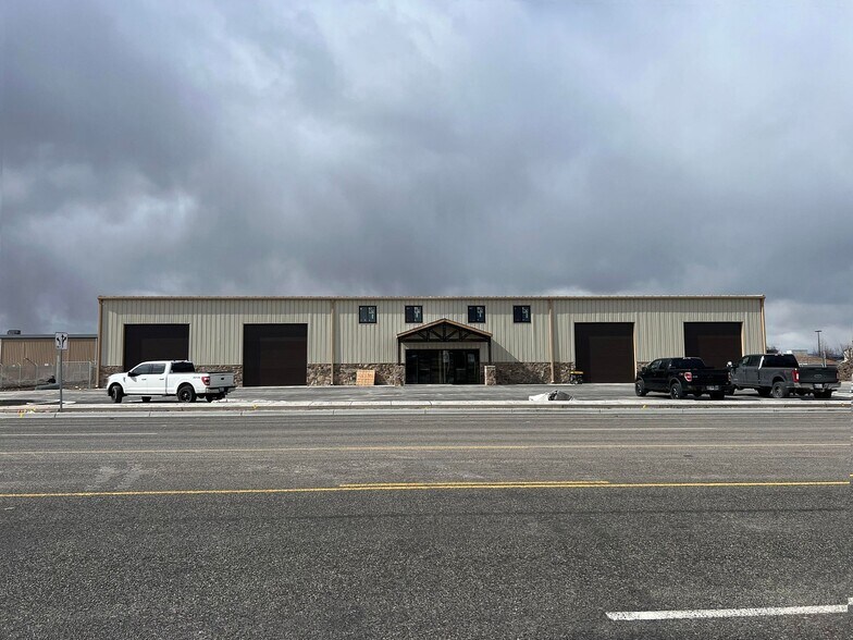 2721 N Rulon White Blvd, Pleasant View, UT for sale - Primary Photo - Image 1 of 1