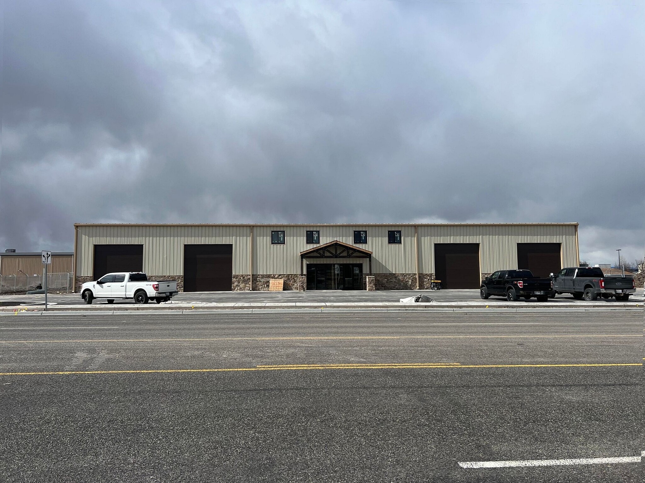 2721 N Rulon White Blvd, Pleasant View, UT for sale Primary Photo- Image 1 of 1