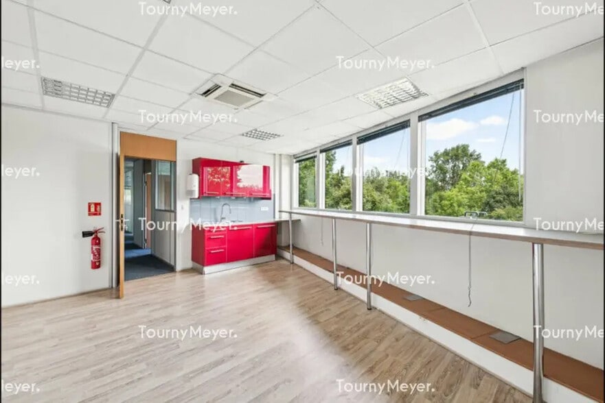Office in Toulouse to rent - Building Photo - Image 3 of 12