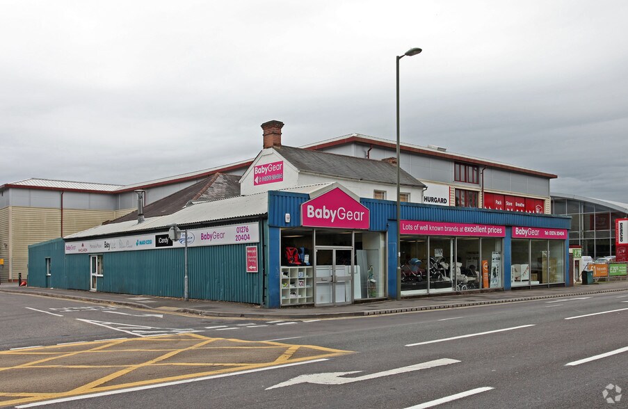 499-501 London Rd, Camberley for sale - Primary Photo - Image 1 of 1