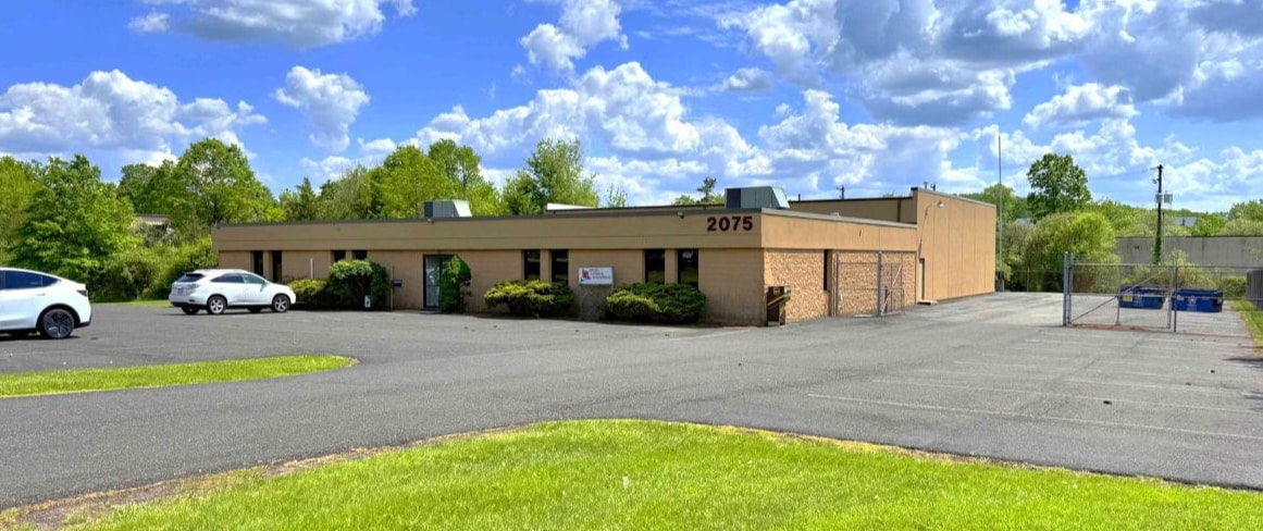 2075 Quaker Pointe Dr, Quakertown, PA to rent Building Photo- Image 1 of 6