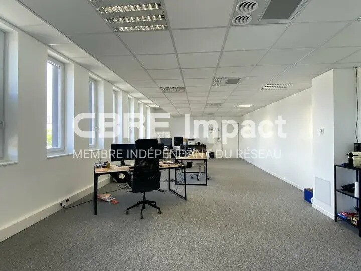 Office in Dijon to rent - Building Photo - Image 3 of 7