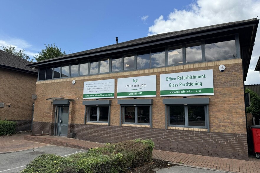 Royds Hall Rd, Leeds to rent - Building Photo - Image 2 of 2