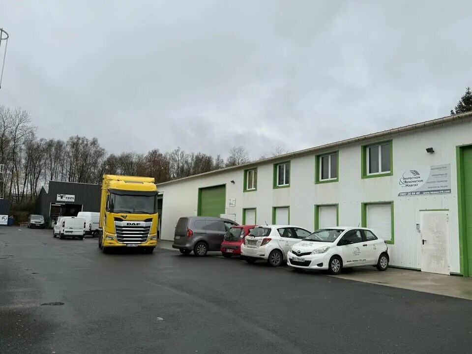 Location Local d'activités 442 m² - Photo 1