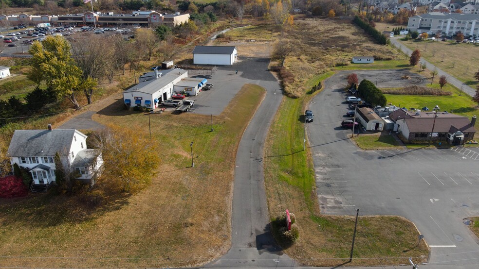 133 West Rd, Ellington, CT for rent - Building Photo - Image 3 of 6