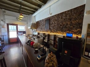 Retail in Barcelona, Barcelona to rent Interior Photo- Image 2 of 7