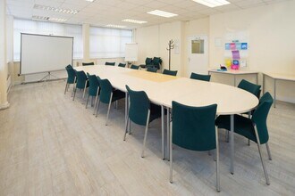 Albion Rd, Bradford to rent Interior Photo- Image 2 of 11