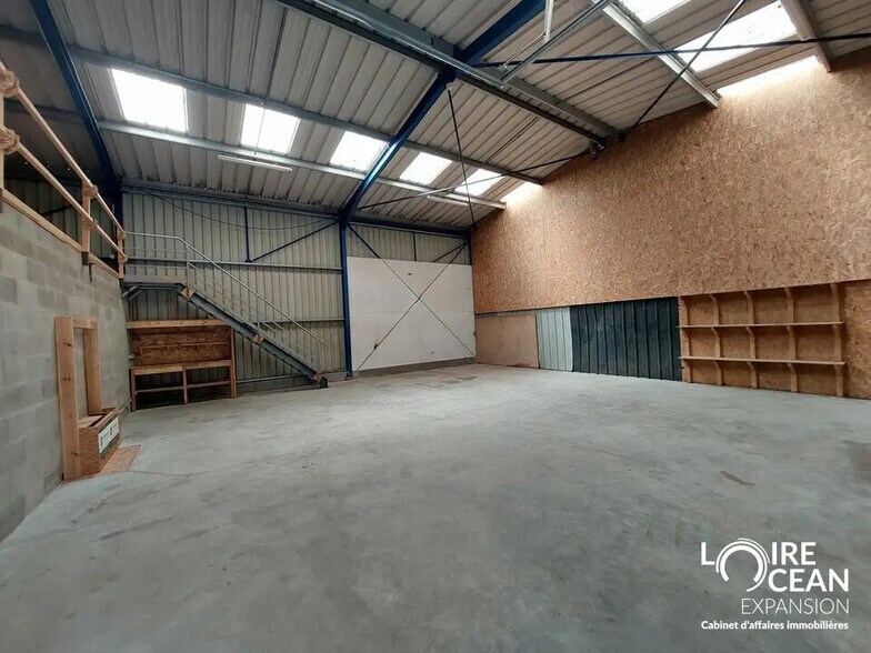 Light Industrial in Nantes to rent - Building Photo - Image 3 of 10