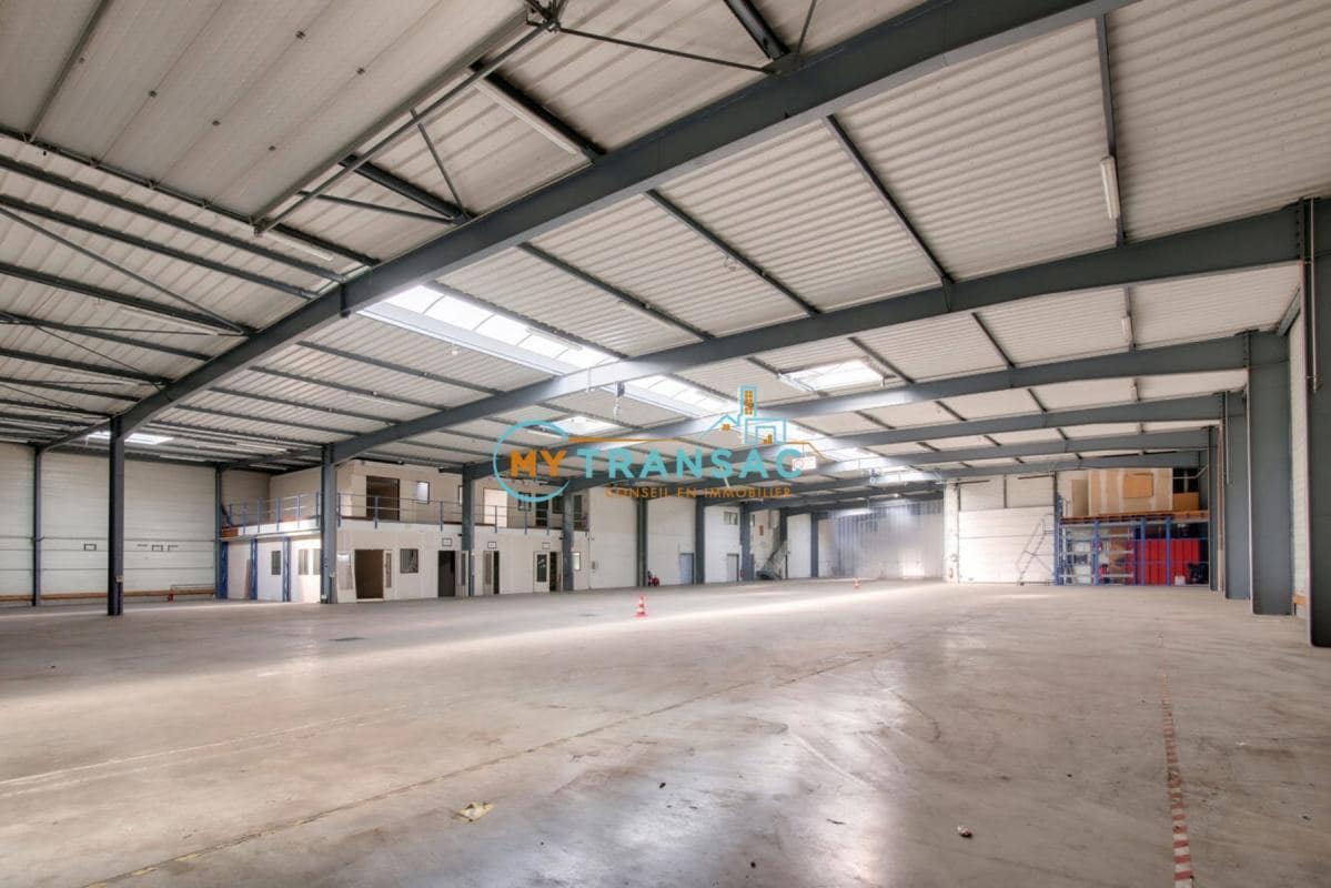 Light Industrial in Tremblay-en-France to rent Building Photo- Image 1 of 20