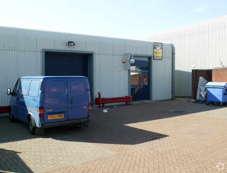 13-15 Boundary Business Court, Mitcham to rent - Primary Photo - Image 1 of 4