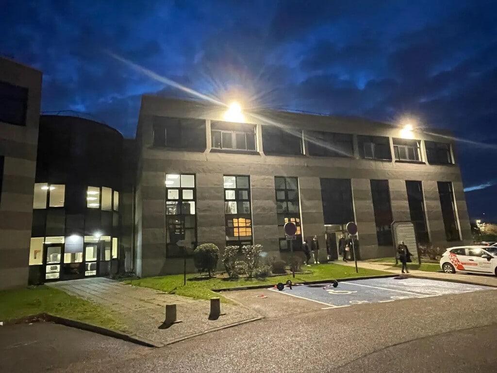 Location Bureaux 89 m² à 254 m² - Photo 1