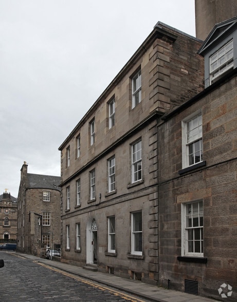 21 Young St, Edinburgh to rent - Building Photo - Image 2 of 26