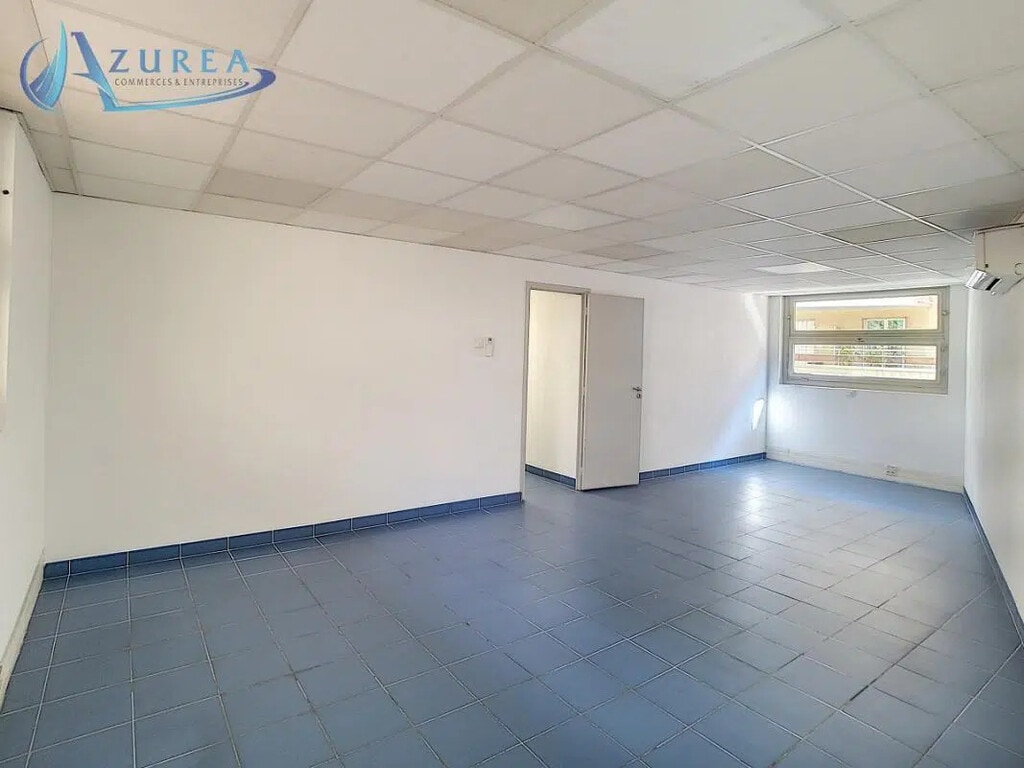 Location Bureaux 220 m² - Photo 1