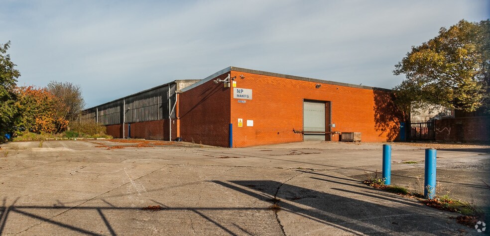 2 Hill St, Oldham for sale - Primary Photo - Image 1 of 1