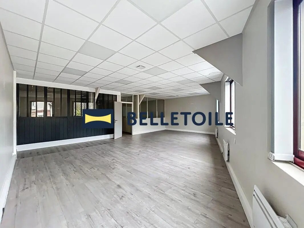 Office in Maisons-Alfort to rent Building Photo- Image 1 of 24