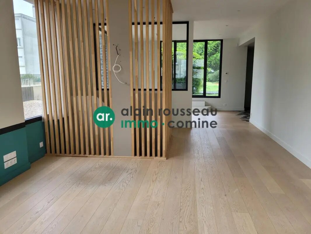 Office in Nantes for sale Interior Photo- Image 1 of 8