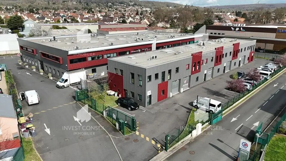 Light Industrial in Saint-Leu-la-Forêt to rent Building Photo- Image 1 of 8