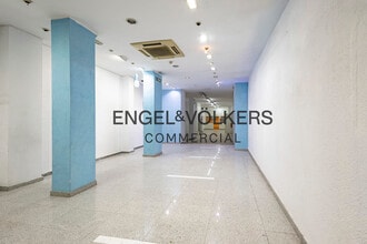 Retail in Barcelona, Barcelona to rent Interior Photo- Image 2 of 29