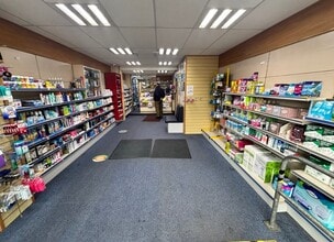 135 Brockhurst Rd, Gosport to rent Building Photo- Image 2 of 2