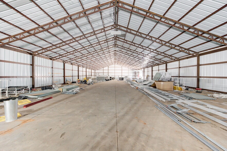 3875 E Waterloo Rd, Edmond, OK to rent - Interior Photo - Image 2 of 28