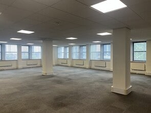 29 Newport Rd, Cardiff to rent Interior Photo- Image 2 of 4