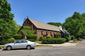 6 Commonwealth Blvd, Floral Park, NY for rent Building Photo- Image 1 of 3