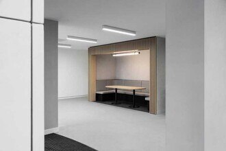 22 Quai Gallieni, Suresnes to rent Interior Photo- Image 1 of 2