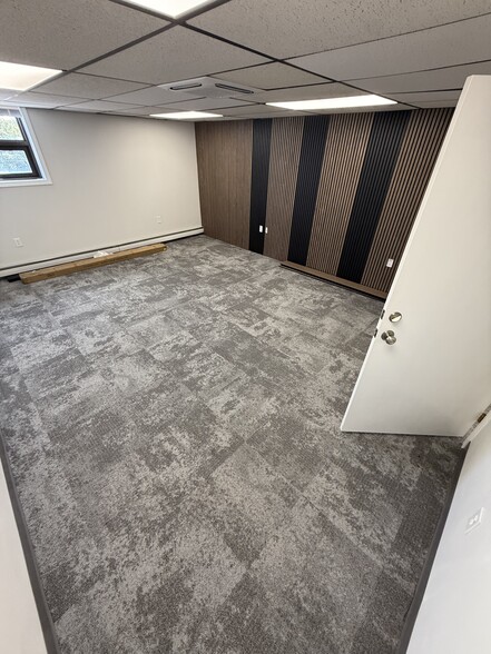 25 Commercial Dr, Wrentham, MA to rent - Building Photo - Image 2 of 7