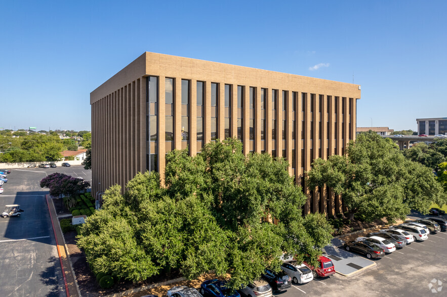 7600 Chevy Chase Dr, Austin, TX for rent - Building Photo - Image 1 of 7