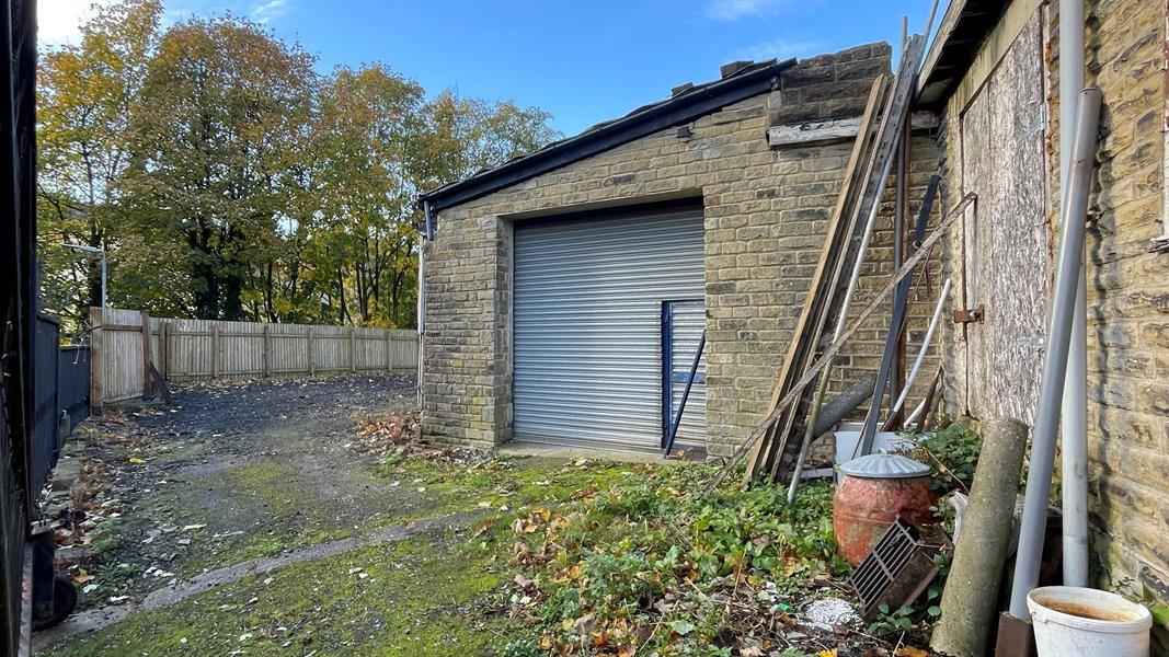 Watson Mill Ln, Sowerby Bridge to rent Building Photo- Image 1 of 4