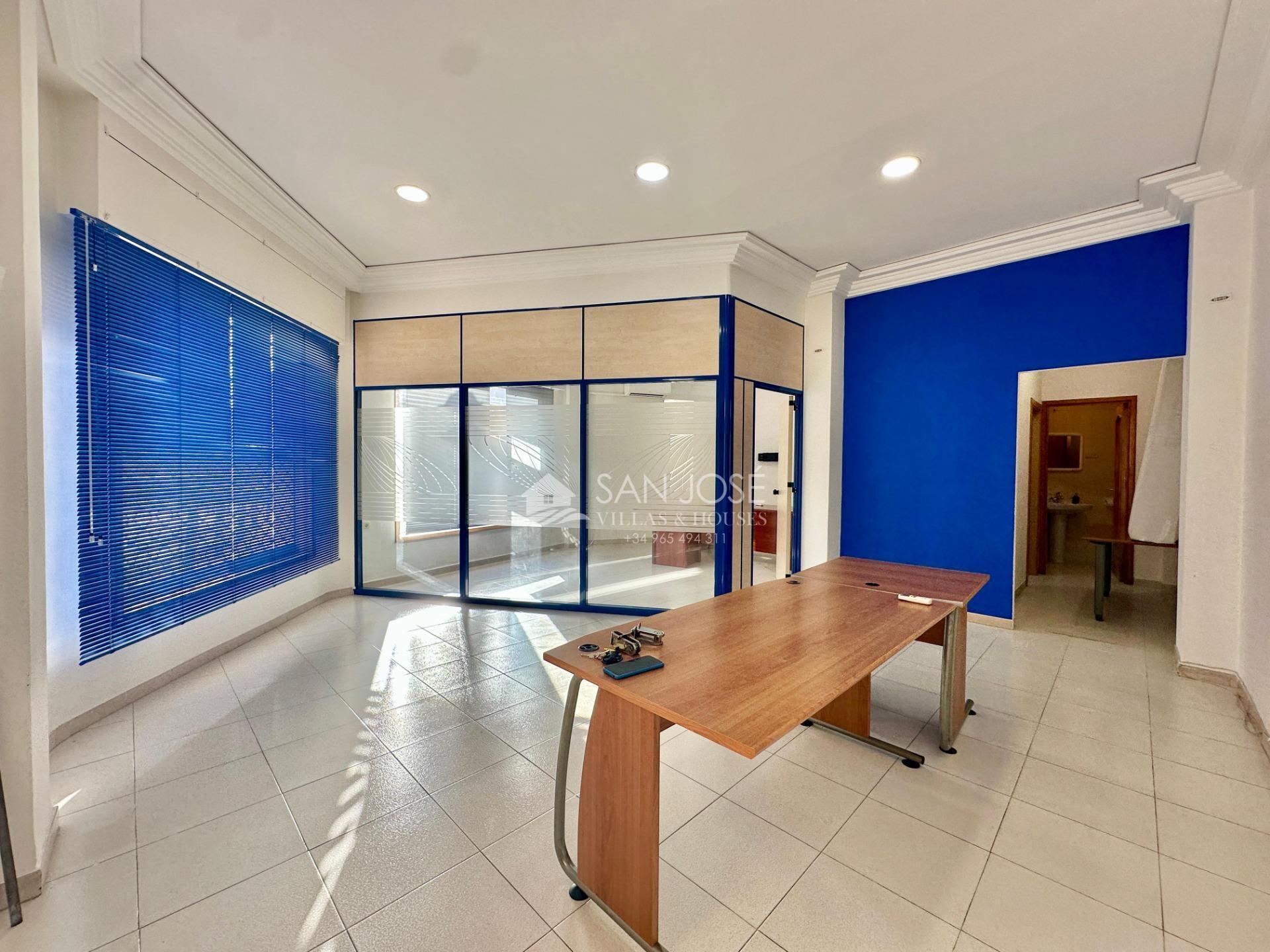 Retail in Aspe, Alicante to rent Building Photo- Image 1 of 10