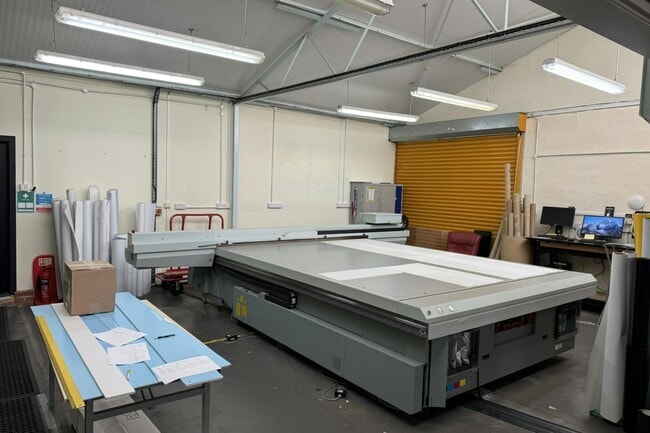 More details for 46 Station Rd, Chertsey - Industrial to Rent