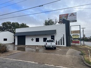 424 W Henderson St, Cleburne, TX for rent Building Photo- Image 1 of 40