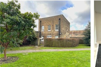 London Rd, Brentford for rent Building Photo- Image 1 of 5