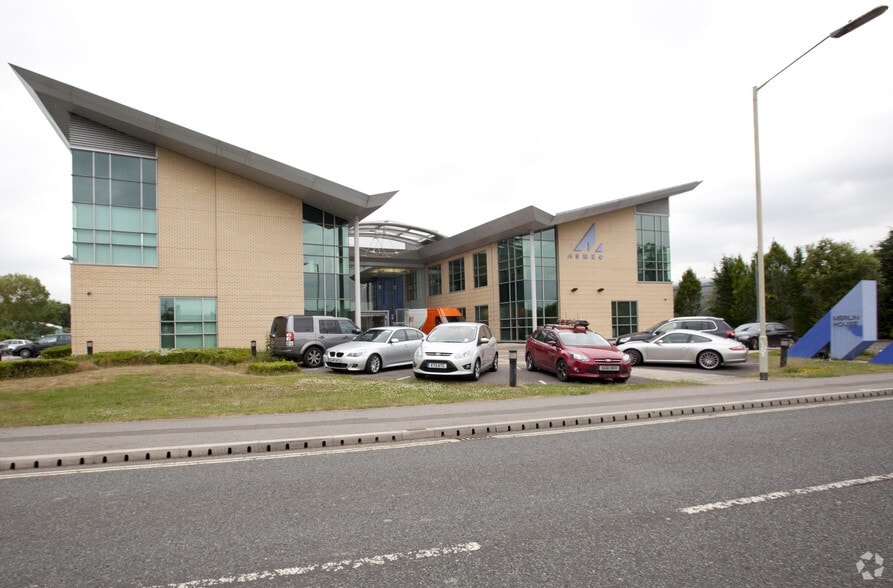 Brunel Rd, Reading to rent - Building Photo - Image 2 of 3