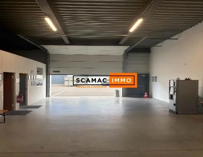 Industrial in Villeneuve-la-Garenne to rent - Building Photo - Image 2 of 12