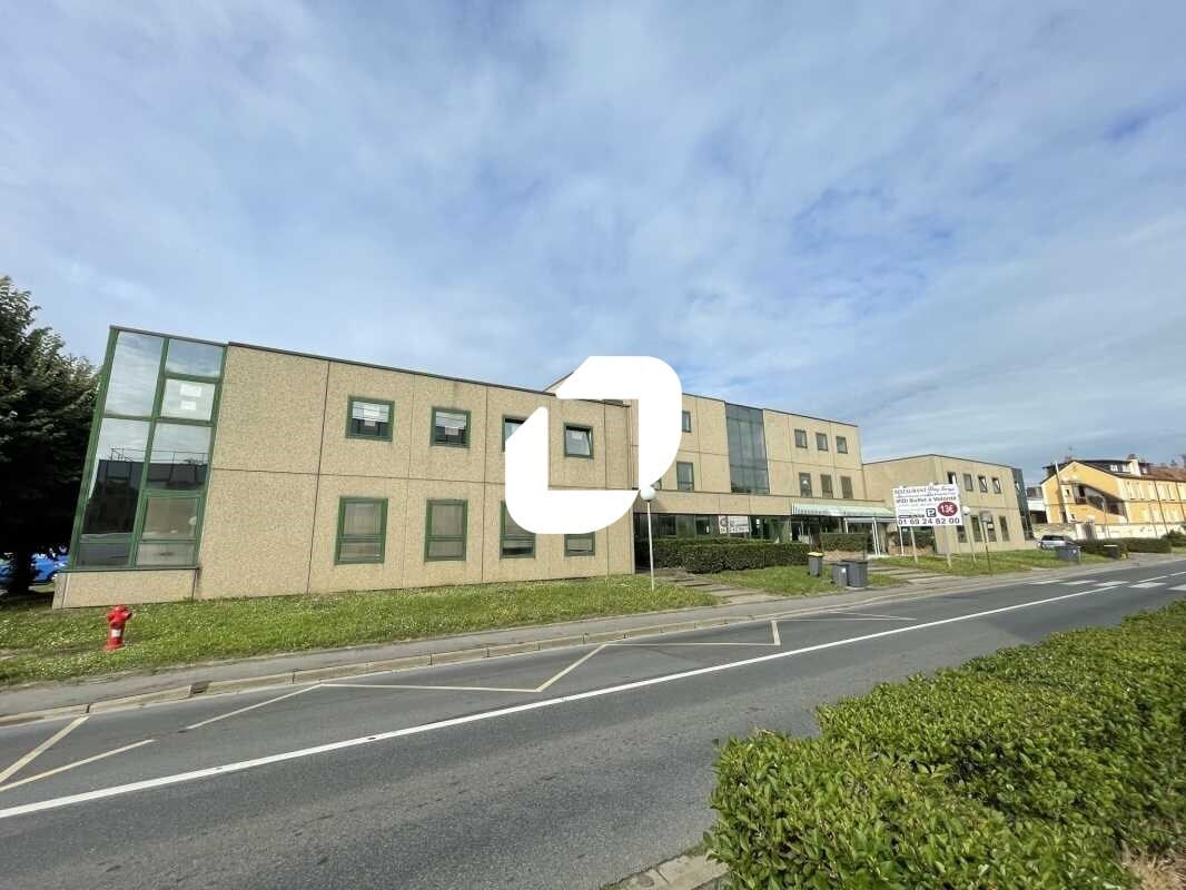 Office in Viry-Châtillon to rent Building Photo- Image 1 of 10