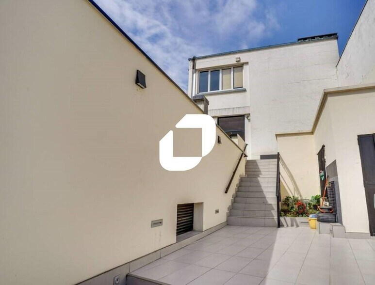 Office in Bagnolet to rent - Building Photo - Image 3 of 14