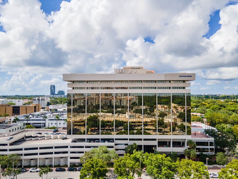 2655 Le Jeune Rd, Coral Gables, FL for rent - Building Photo - Image 3 of 17