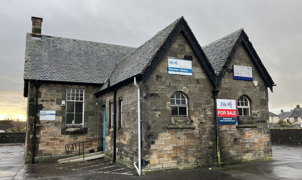 7-11 Strathore Rd, Thornton to rent - Building Photo - Image 1 of 2