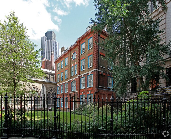 St Michaels Aly, London for sale - Primary Photo - Image 1 of 1