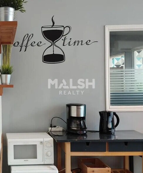 Retail in Lyon for sale - Interior Photo - Image 2 of 5