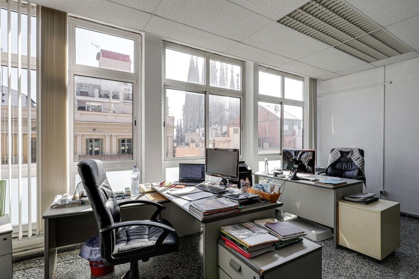 Barcelona, BAR 08025 - Unit 3 - - Interior Photo - Image 1 of 18