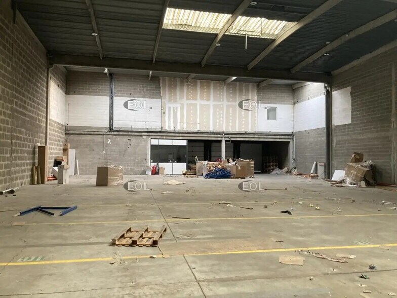 Industrial in Vitry-sur-Seine to rent - Interior Photo - Image 3 of 9