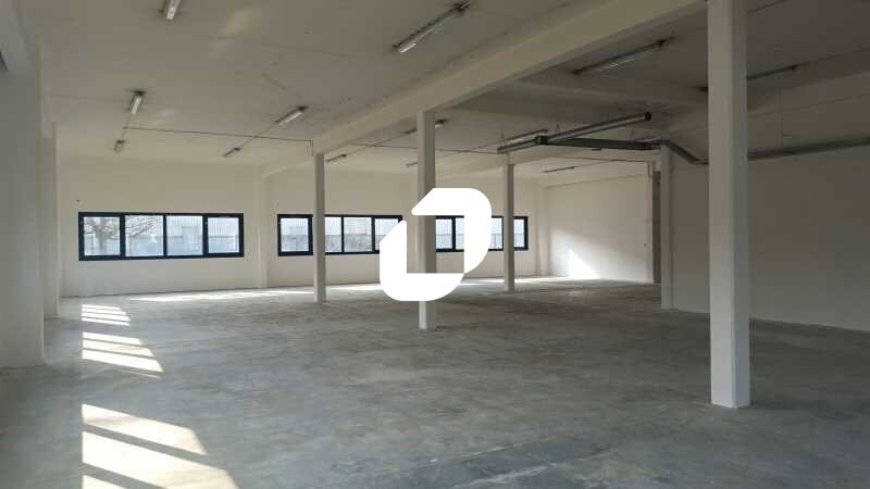 Light Industrial in Villeneuve-la-Garenne to rent - Interior Photo - Image 2 of 6