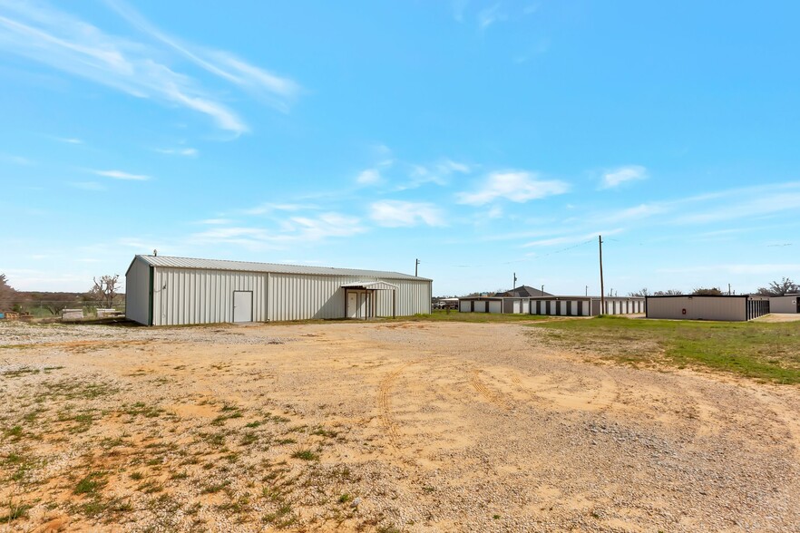 1715 N FM 51, Springtown, TX for rent - Building Photo - Image 3 of 25